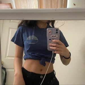 quicksilver graphic tee.